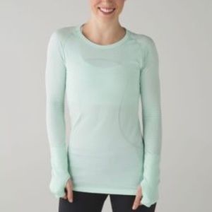 GapFit Long Sleeve Breathe Shirt Color Clean Ocean.  Size Small